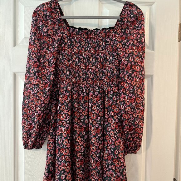 Undefined Dresses & Skirts - Floral Smocked Long Sleeve Mini Dress – Size M